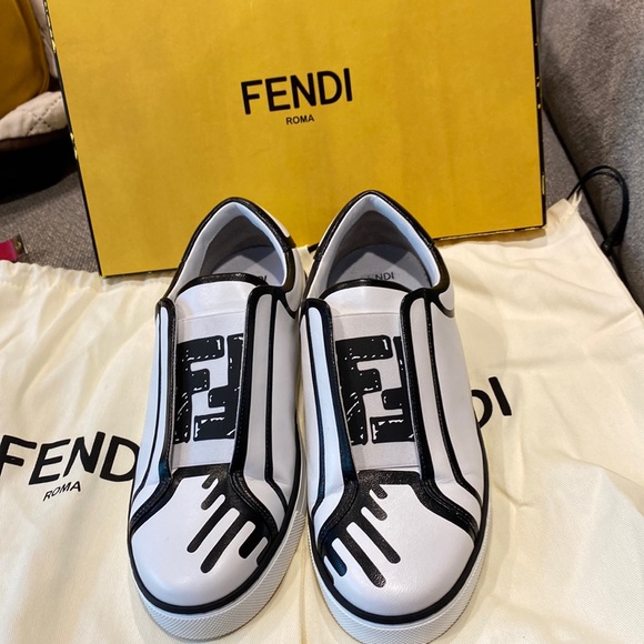Fendi size 6.5 shoes